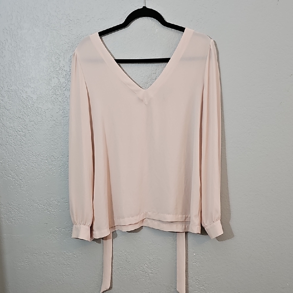 LOFT Blush Pink V-Neck Blouse With Tie In Back Womens Medium‎ Oversized